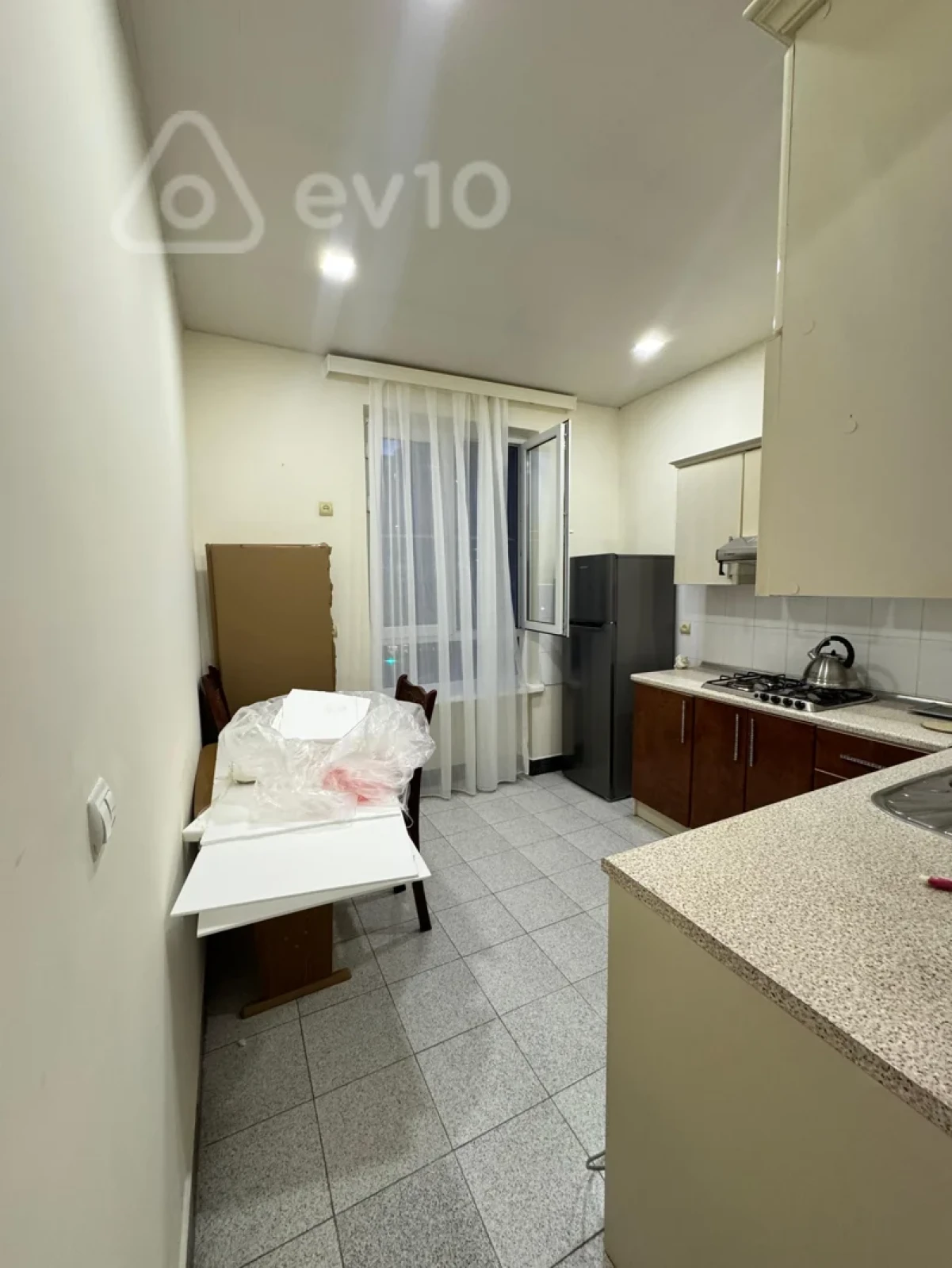 Kirayə verilir 2 otaqlı yeni tikili 70 m²