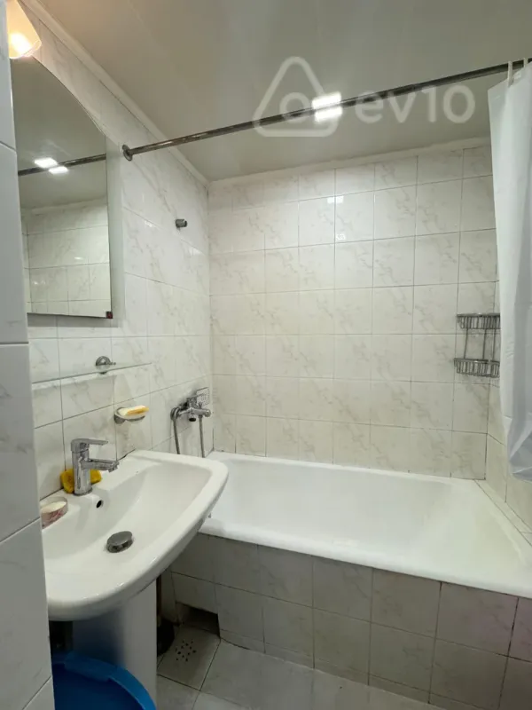 Kirayə verilir 2 otaqlı yeni tikili 70 m²