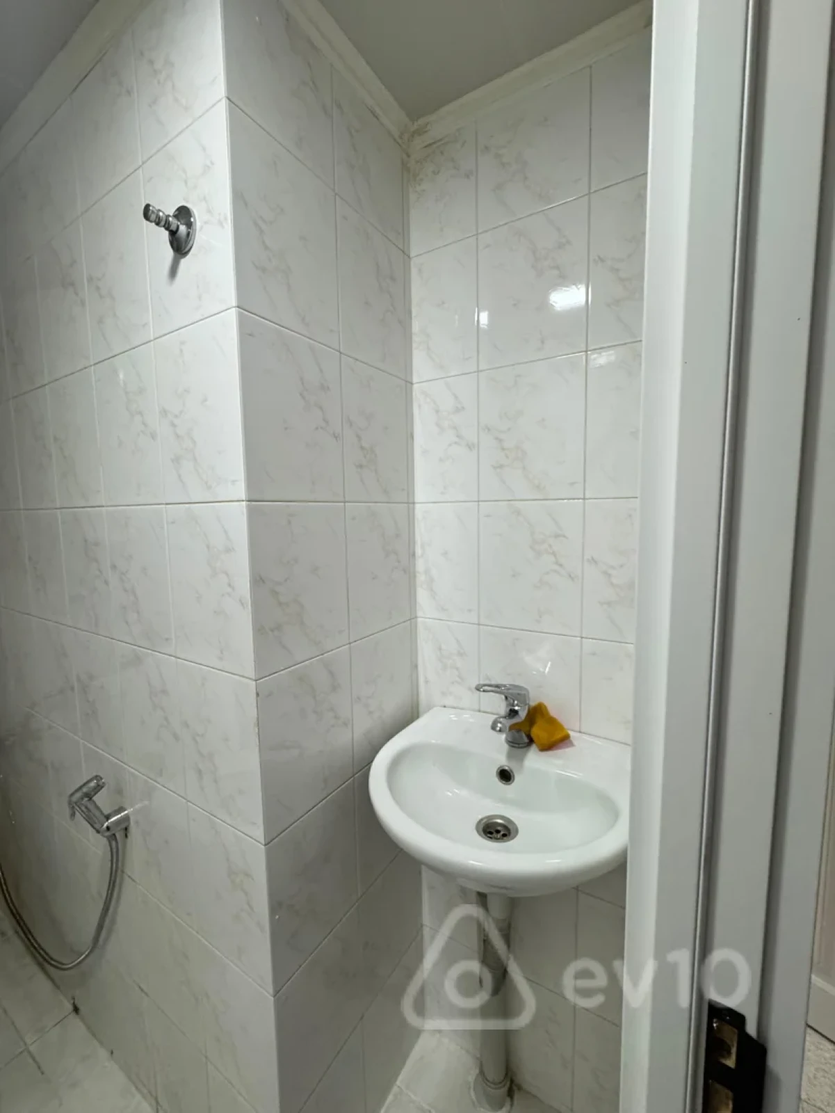 Kirayə verilir 2 otaqlı yeni tikili 70 m²