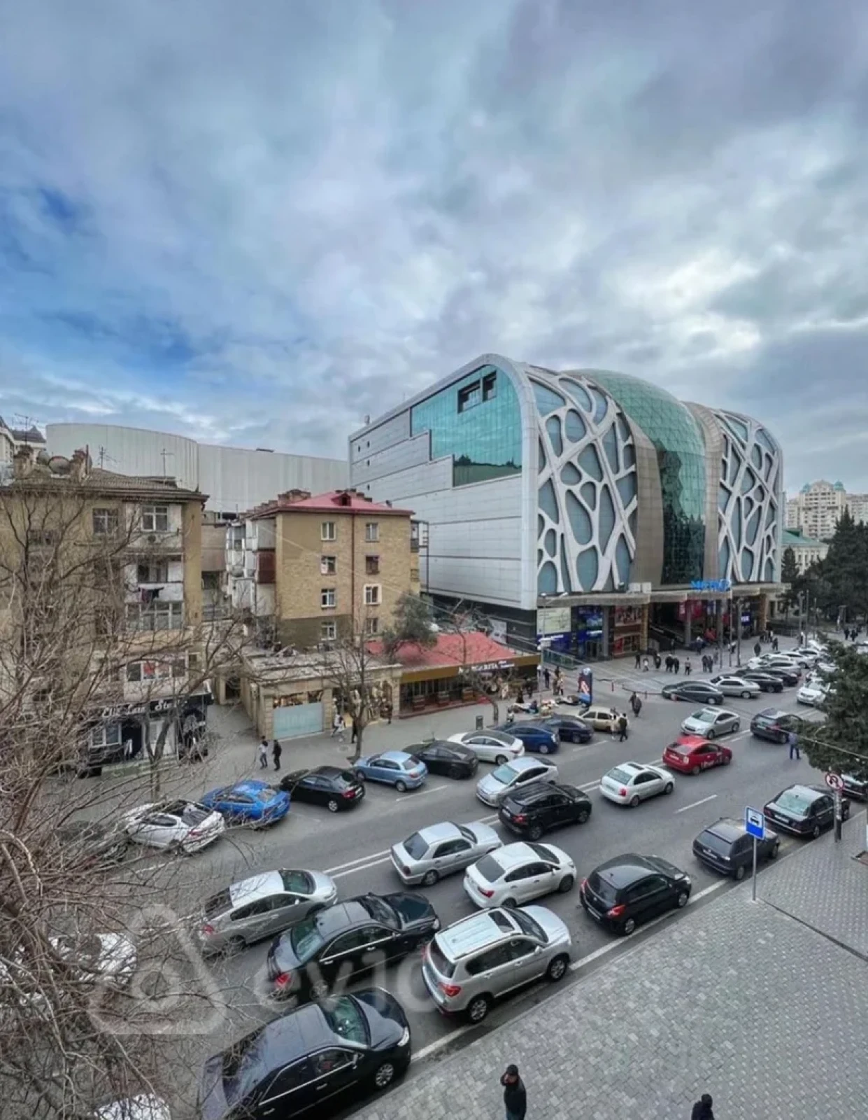 Kirayə verilir 2 otaqlı yeni tikili 70 m²