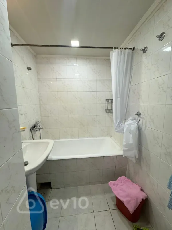 Kirayə verilir 2 otaqlı yeni tikili 70 m²