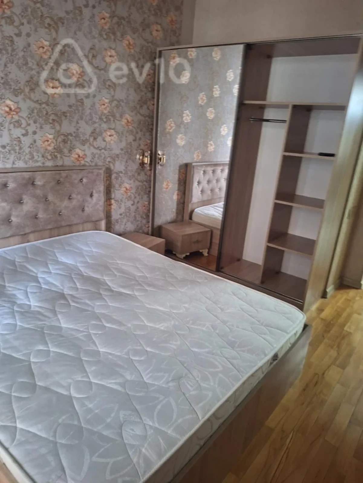 Kirayə verilir 2 otaqlı yeni tikili 50 m²
