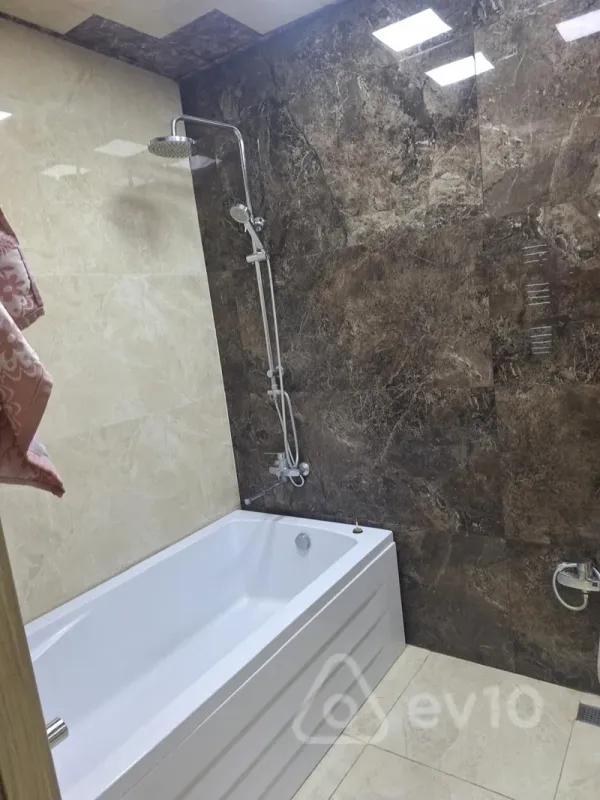 Kirayə verilir 2 otaqlı yeni tikili 50 m²