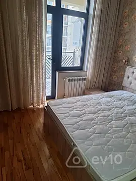 Kirayə verilir 2 otaqlı yeni tikili 50 m²