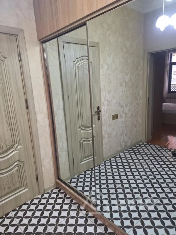 Kirayə verilir 2 otaqlı yeni tikili 50 m²