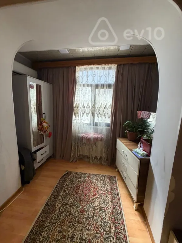 Satılır 3 otaqlı köhnə tikili 60 m²