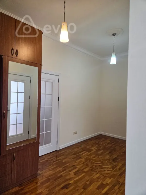 Kirayə verilir 2 otaqlı köhnə tikili 70 m²