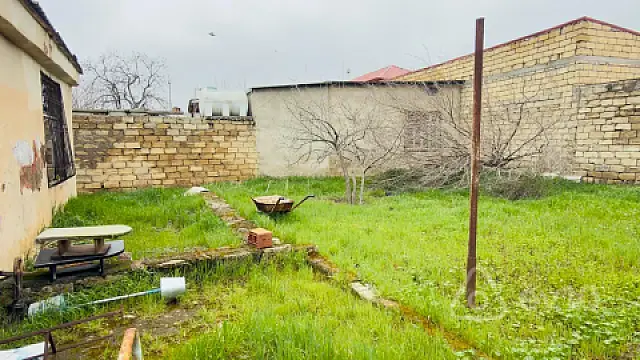 Satılır 4 otaqlı həyət evi 125 m²