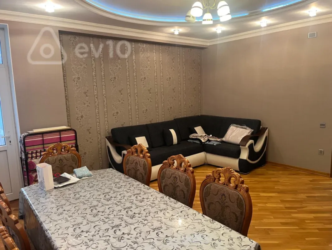 Kirayə verilir 2 otaqlı yeni tikili 85 m²
