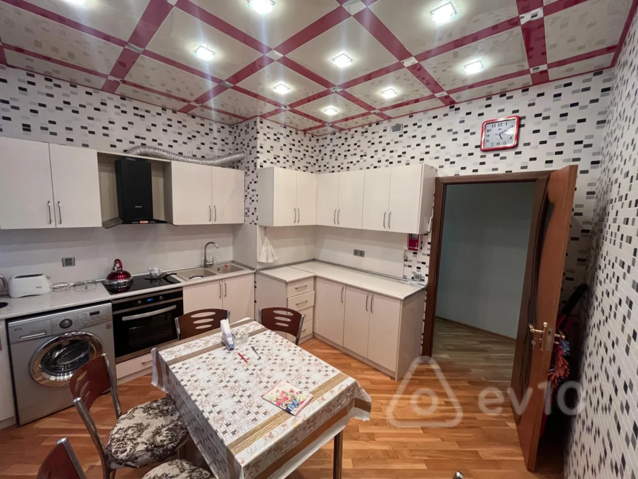 Kirayə verilir 2 otaqlı yeni tikili 85 m²
