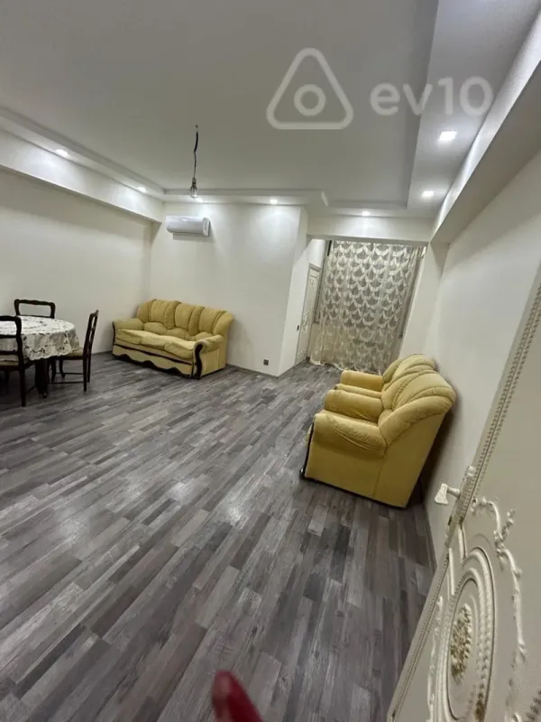 Kirayə verilir 2 otaqlı yeni tikili 80 m²