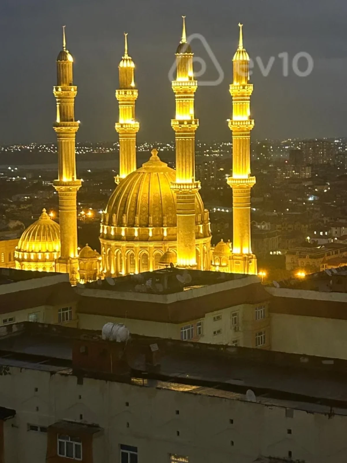 Kirayə verilir 2 otaqlı yeni tikili 80 m²