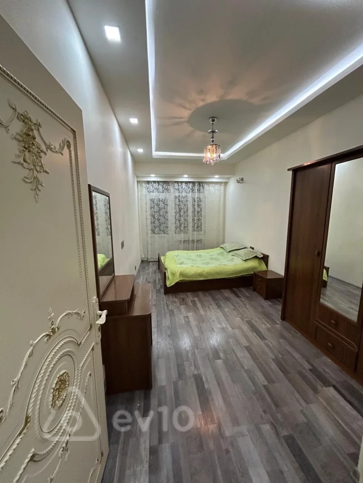 Kirayə verilir 2 otaqlı yeni tikili 80 m²