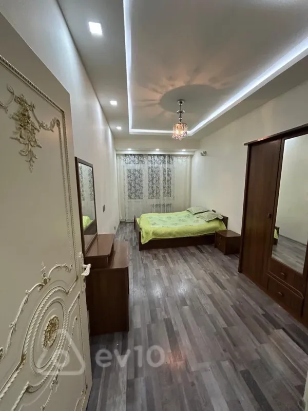 Kirayə verilir 2 otaqlı yeni tikili 80 m²