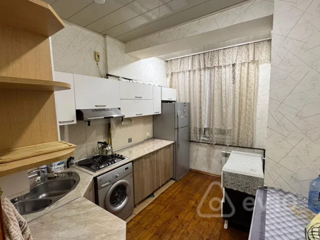 Kirayə verilir 2 otaqlı yeni tikili 74 m²