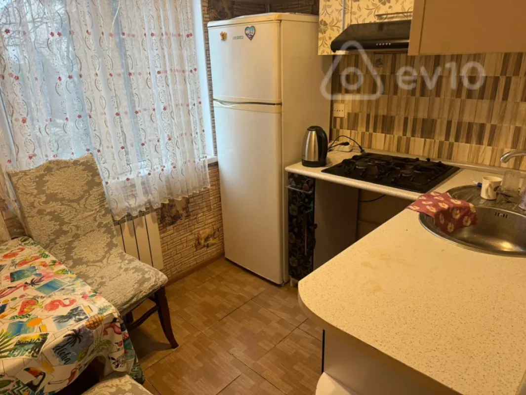 Kirayə verilir 3 otaqlı köhnə tikili 74 m²