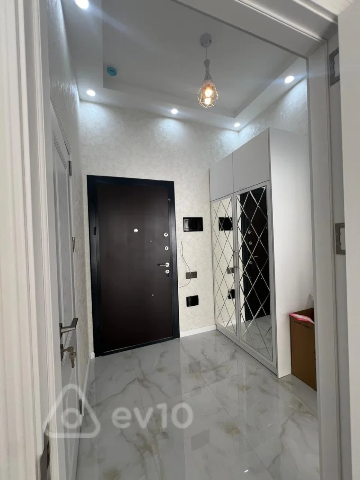Kirayə verilir 2 otaqlı yeni tikili 55 m²