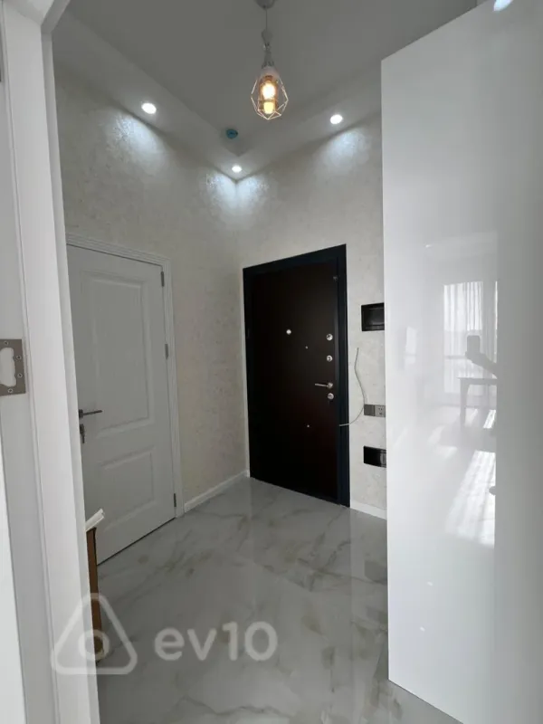 Kirayə verilir 2 otaqlı yeni tikili 55 m²
