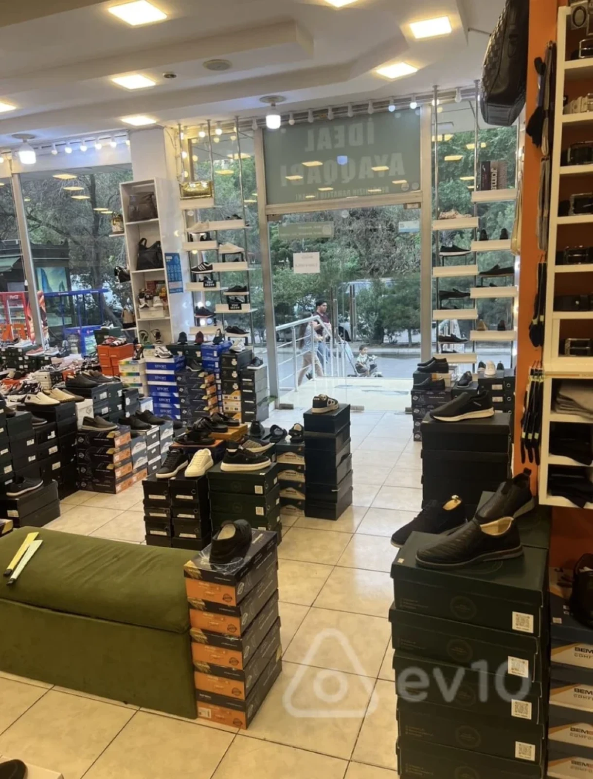 Satılır mənzil 33 m²