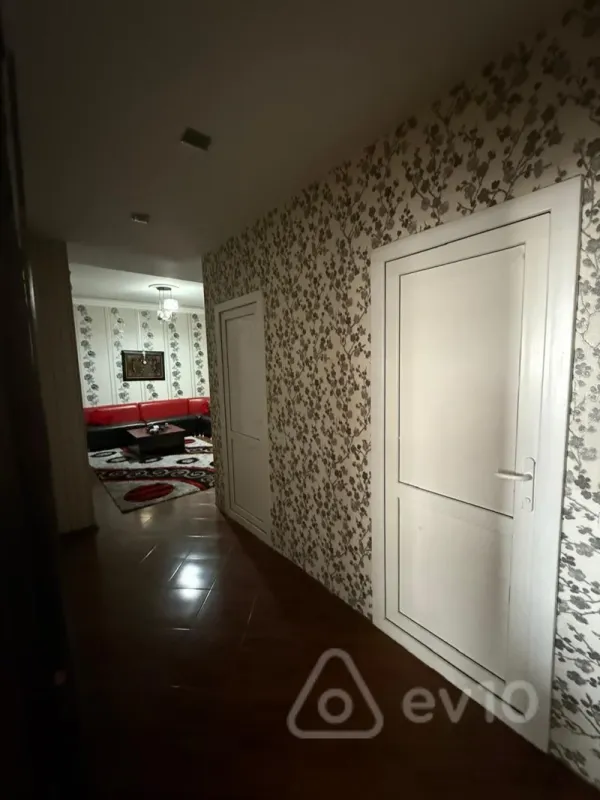 Kirayə verilir 3 otaqlı yeni tikili 80 m²