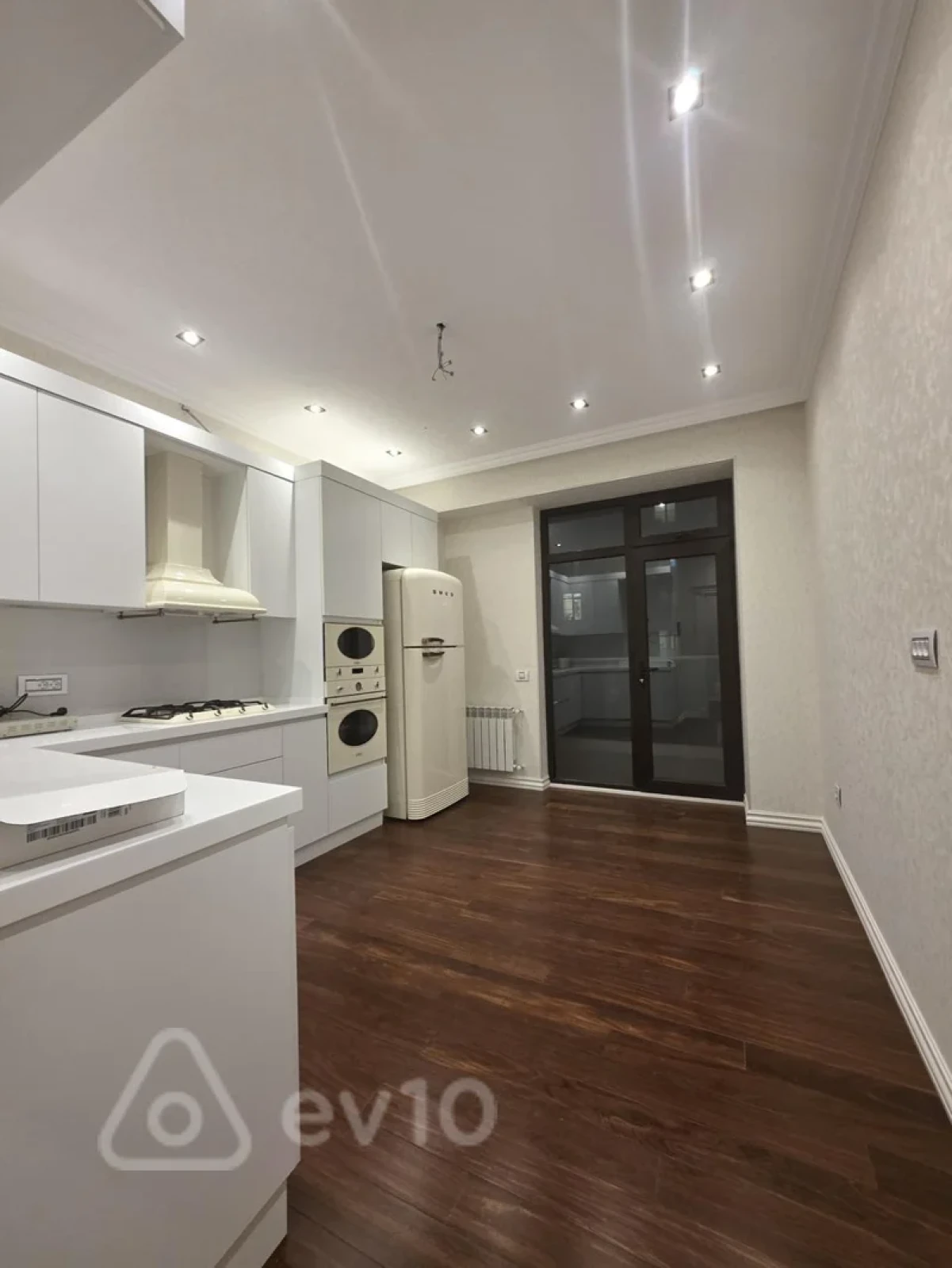 Satılır 4 otaqlı yeni tikili 178 m²