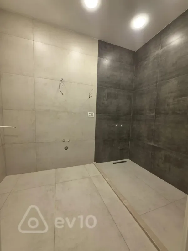 Satılır 4 otaqlı yeni tikili 178 m²