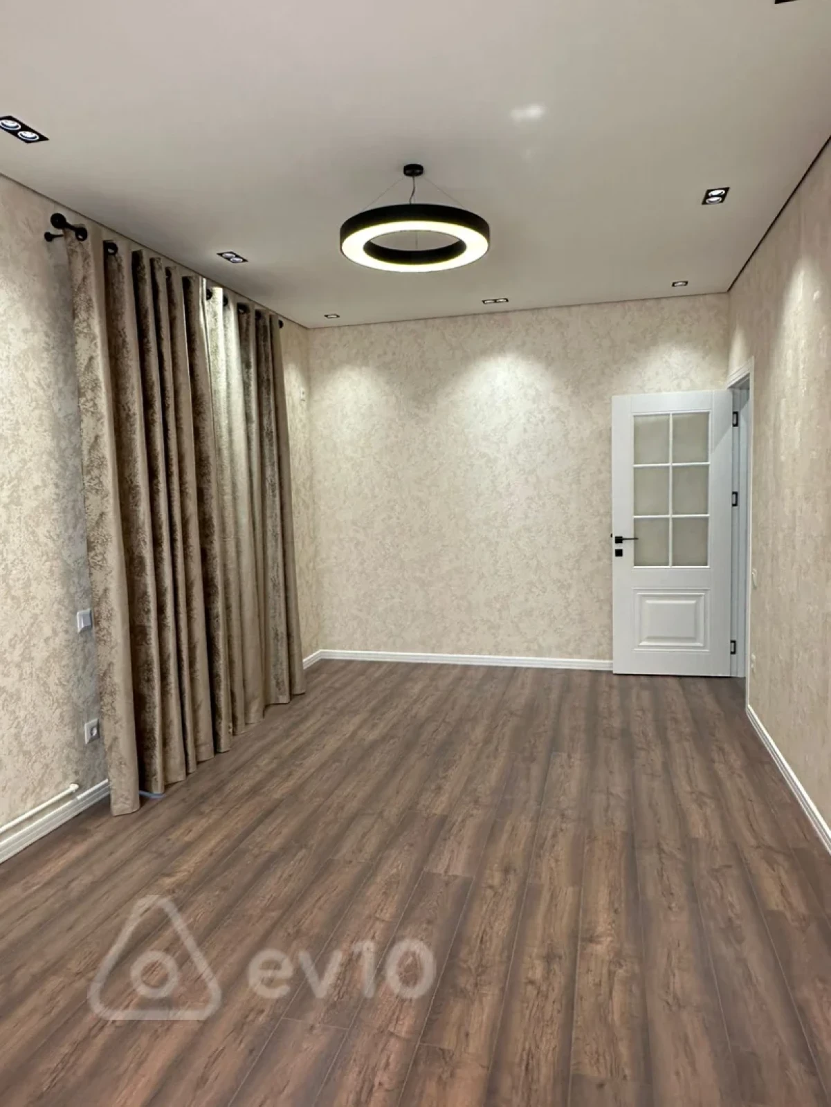 Satılır 2 otaqlı köhnə tikili 45 m²
