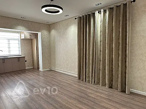 Satılır 2 otaqlı köhnə tikili 45 m²