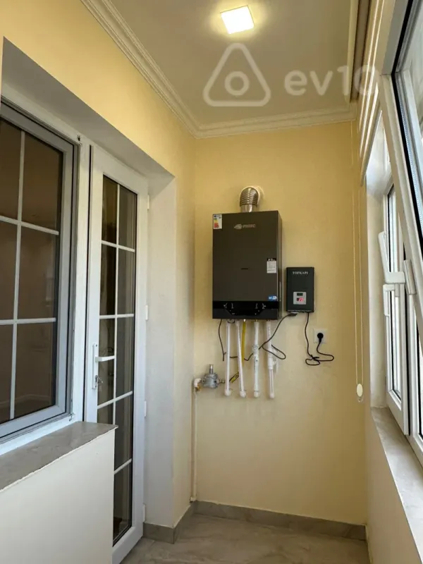 Satılır 2 otaqlı köhnə tikili 45 m²