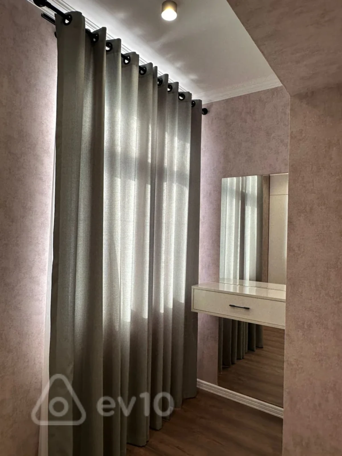 Satılır 2 otaqlı köhnə tikili 45 m²