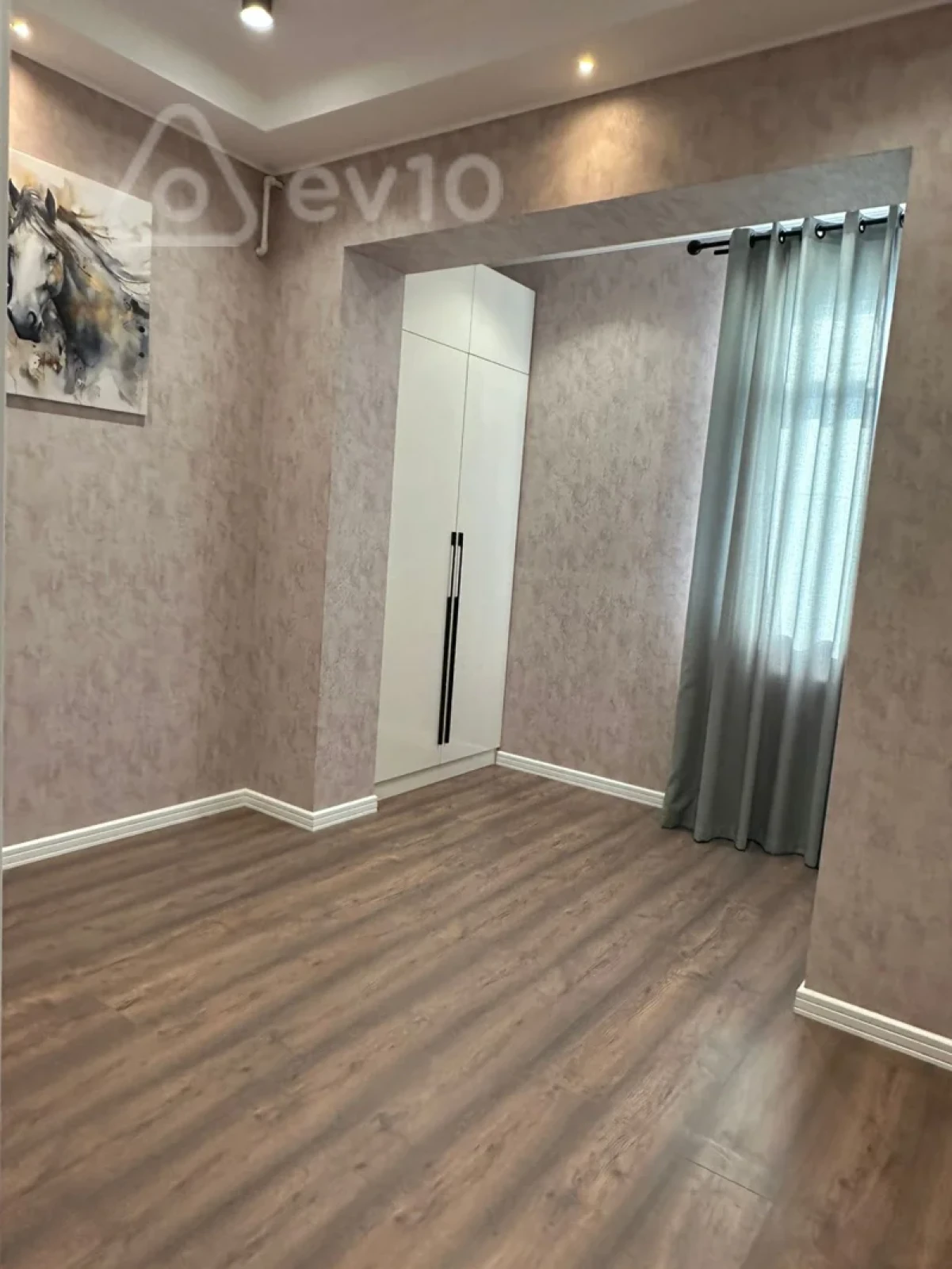 Satılır 2 otaqlı köhnə tikili 45 m²