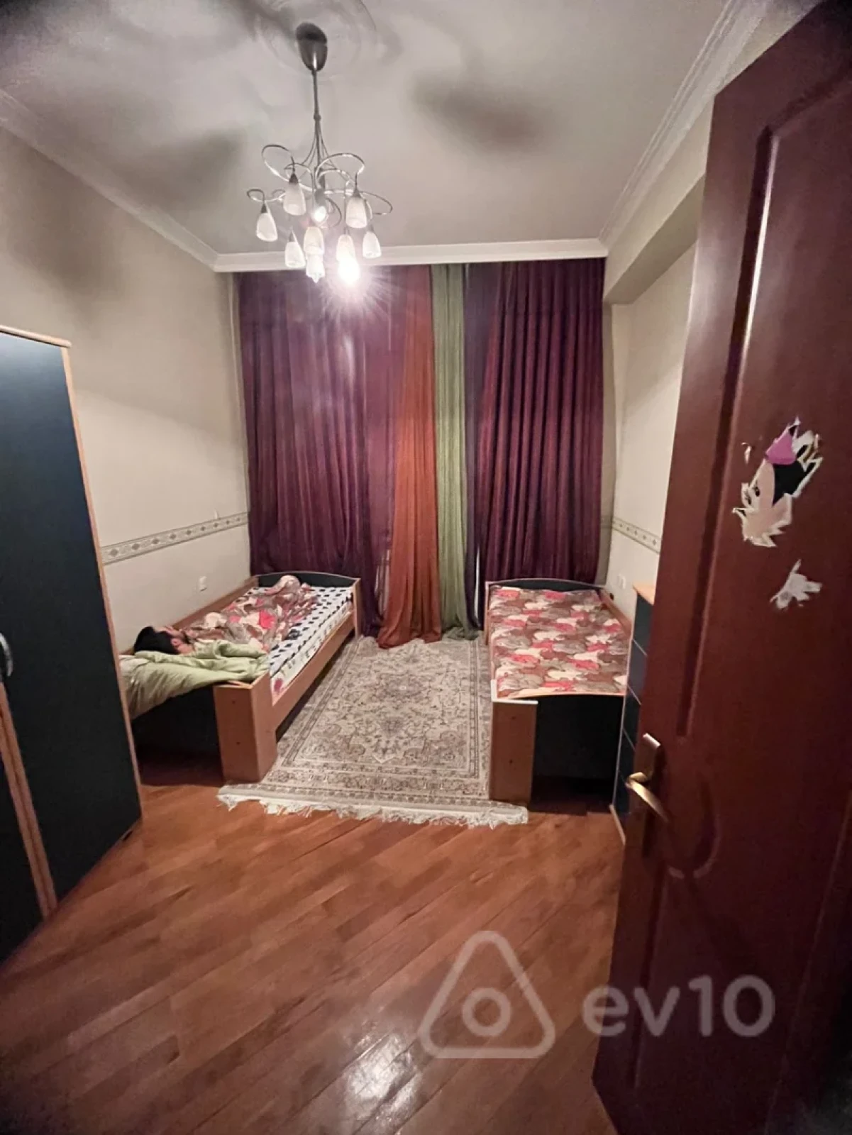 Satılır 4 otaqlı yeni tikili 210 m²