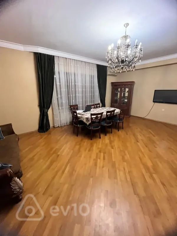 Satılır 4 otaqlı yeni tikili 210 m²