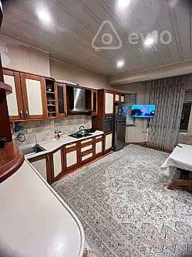 Satılır 4 otaqlı yeni tikili 210 m²