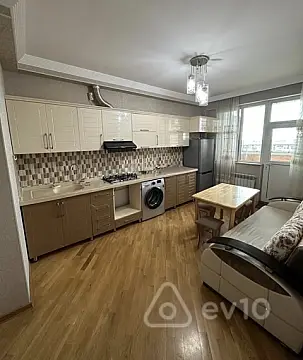 Kirayə verilir 3 otaqlı yeni tikili 99 m²