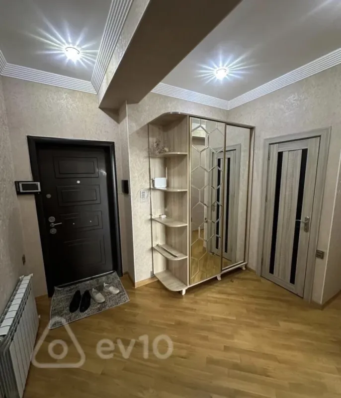 Kirayə verilir 3 otaqlı yeni tikili 99 m²