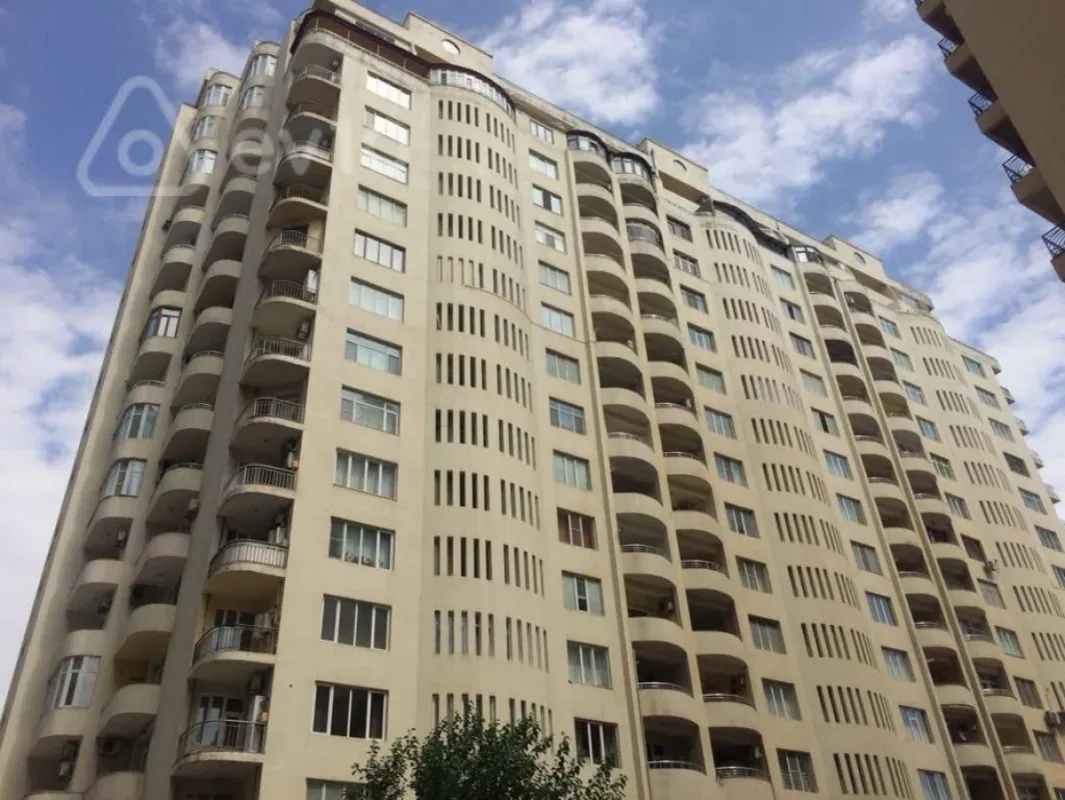 Satılır 2 otaqlı yeni tikili 110 m²