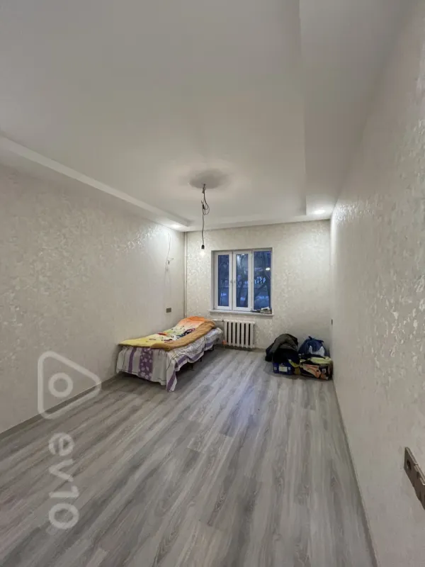 Kirayə verilir 2 otaqlı köhnə tikili 60 m²