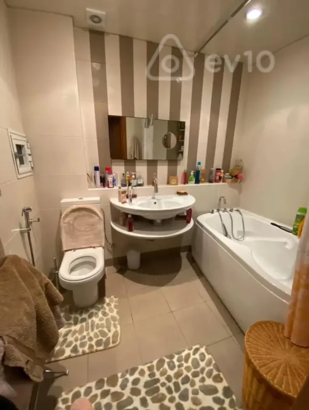 Satılır 3 otaqlı yeni tikili 145 m²