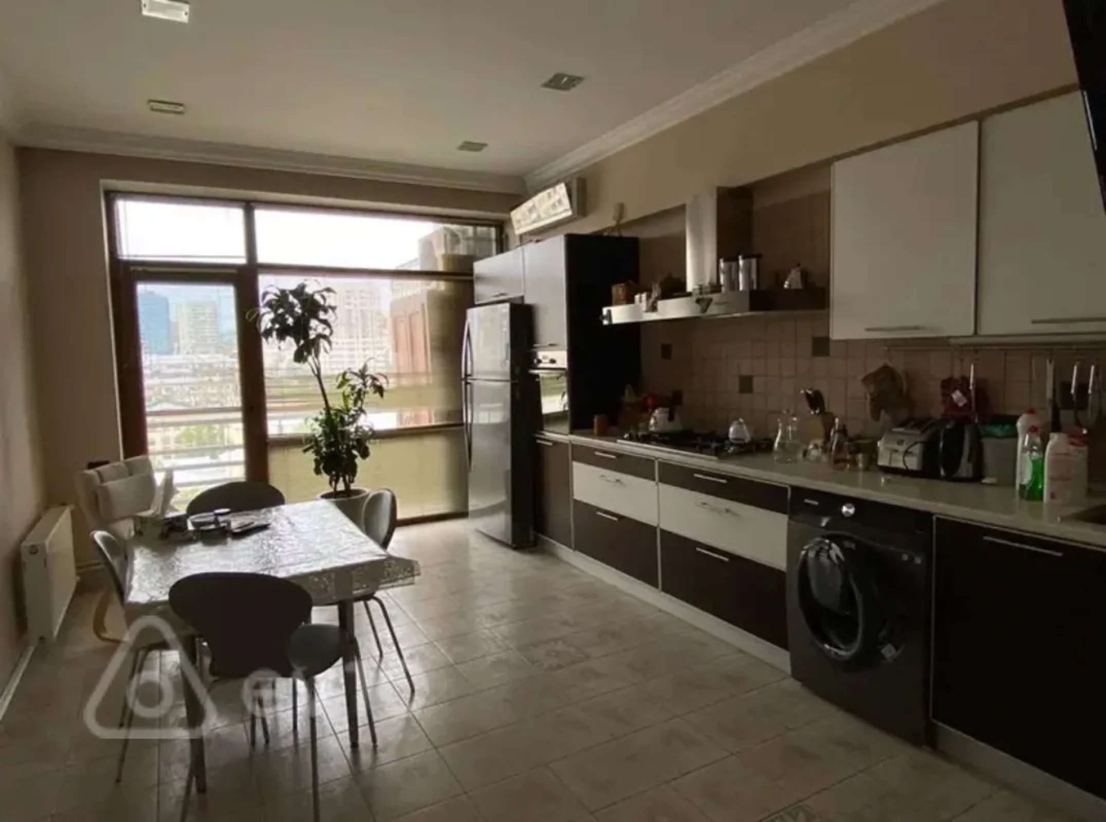 Satılır 3 otaqlı yeni tikili 145 m²