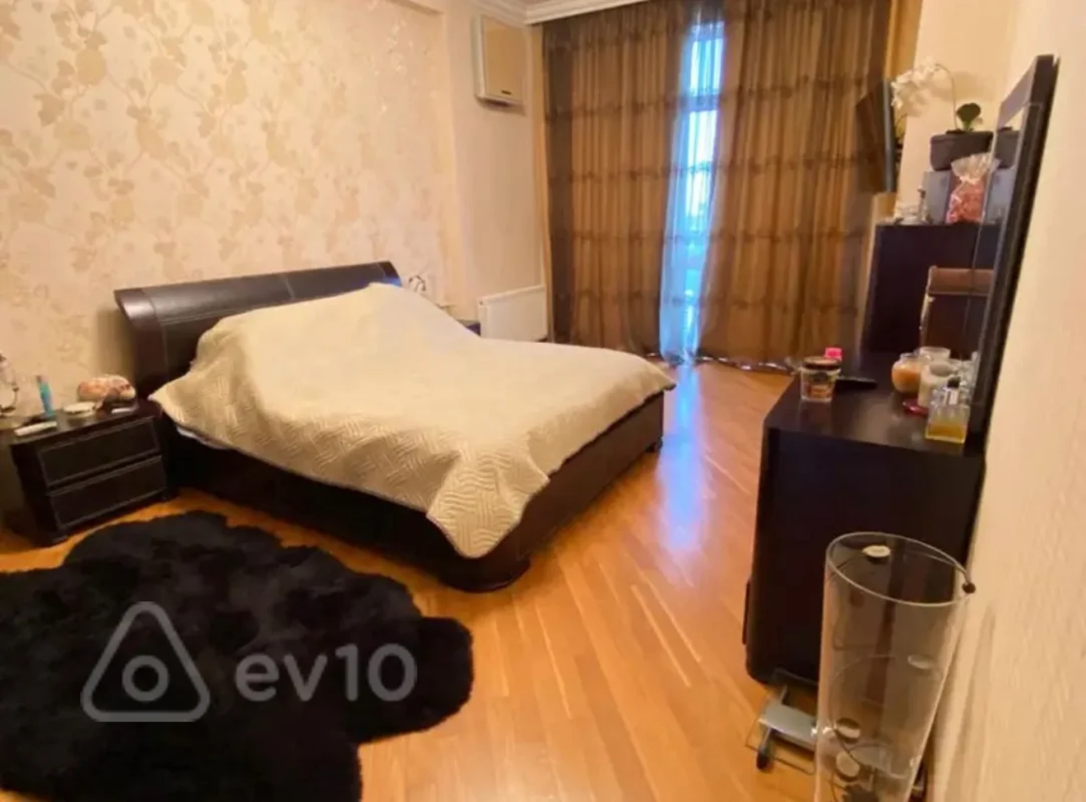 Satılır 3 otaqlı yeni tikili 145 m²