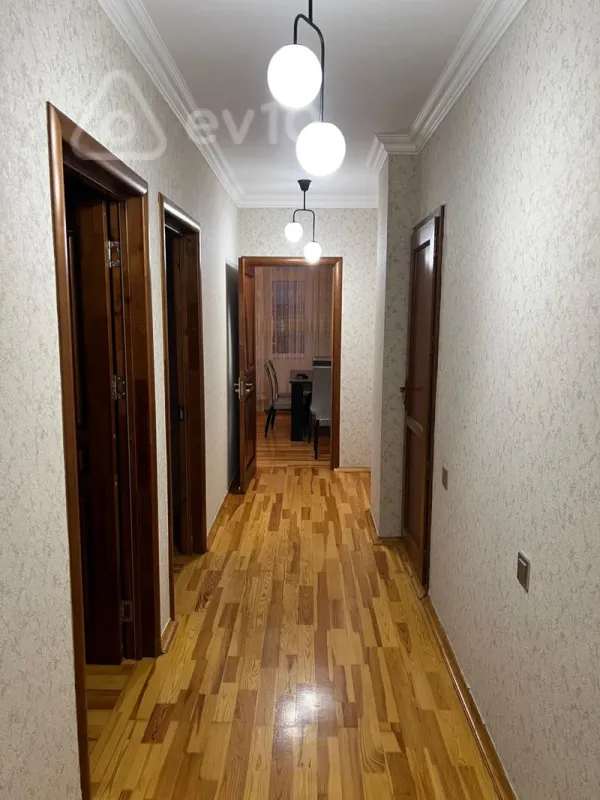 Kirayə verilir 2 otaqlı yeni tikili 83 m²