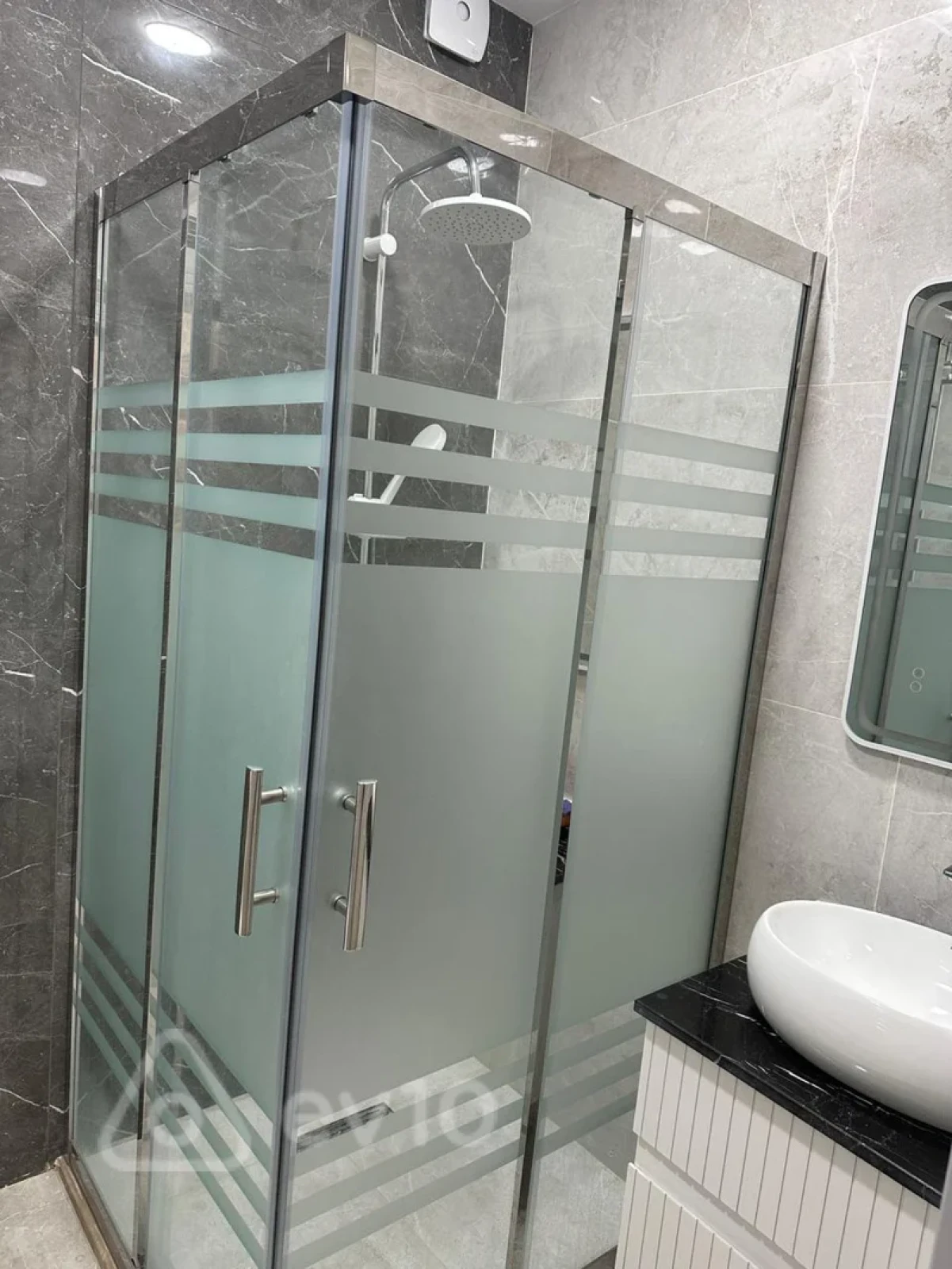 Kirayə verilir 3 otaqlı yeni tikili 110 m²