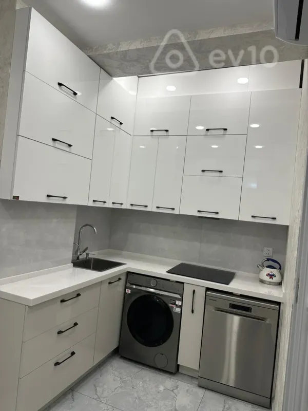 Kirayə verilir 3 otaqlı yeni tikili 110 m²
