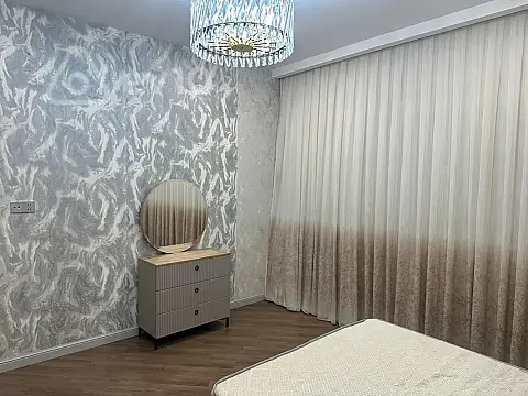 Kirayə verilir 3 otaqlı yeni tikili 110 m²