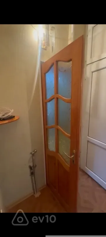 Kirayə verilir 3 otaqlı köhnə tikili 50 m²