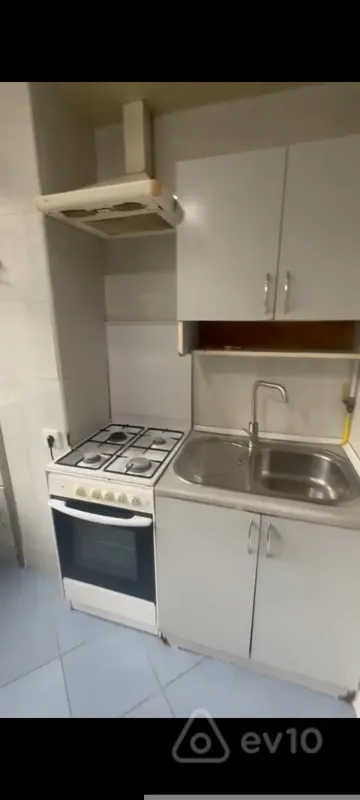 Kirayə verilir 3 otaqlı köhnə tikili 50 m²