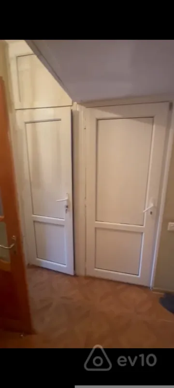 Kirayə verilir 3 otaqlı köhnə tikili 50 m²