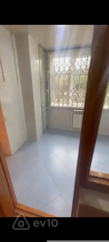 Kirayə verilir 3 otaqlı köhnə tikili 50 m²