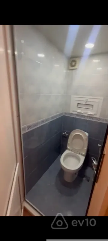 Kirayə verilir 3 otaqlı köhnə tikili 50 m²